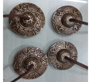 Platillos Tingsha auspiciosos tibetanos: campanas de meditación, instrumentos curativos de sonido, campanas de latón hechas a mano al por mayor. - Product Image 6