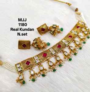 Indian Manufacture Royal Kundan Bridal <b>Necklace</b> <b>Set</b> with Traditional Indian Design for South Asian Bridal Collections at Sale - Product Image 2
