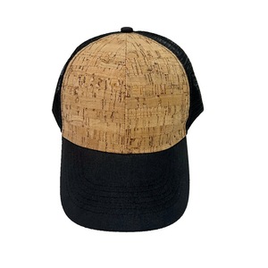 Venta caliente precio directo de fábrica 5 Panel adulto visera bordado cuero genuino en relieve parche Australia correa de plástico sombrero de camionero - Product Image 3