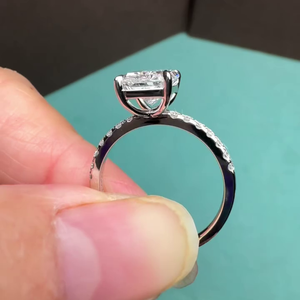 Bague de fiançailles en diamant de laboratoire certifié IGI Radiant 2,70 carats D-E-F VVS-VS, pavé – Accessoire de mariage de haute qualité - Product Image 2
