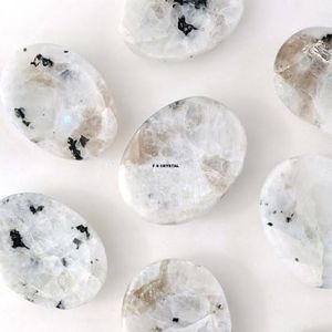 หินพลอยมูนสโตนสีรุ้งอัญมณีกังวลพลอยอัญมณีสำหรับหัวแม่มือซื้อจาก F S คริสตัล - Product Image 1