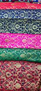 Brocart de soie Banarasi indien traditionnel tissé à la main sur des métiers spéciaux en tissu tricoté Jacquard de style mariage Varanasi - Product Image 4