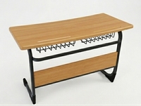 Bureau d'école individuel moderne en gros avec plateau Verzalit, structure métallique, étagère de rangement, mobilier durable en bois pour hôtels, commerces et salles de classe