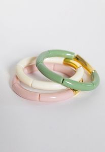 Pulsera de cuentas de resina coloridas con detalles redondos multicolores, elegante accesorio elástico hecho a mano para mujeres y niñas. - Product Image 2