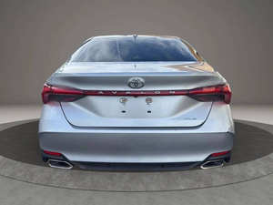 Toyota Avalon XLE 2022 d'occasion en excellent état - Product Image 4