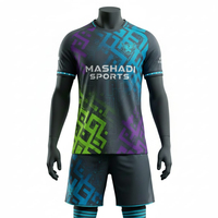 Uniforme d'équipe de football personnalisé - Polyester respirant de haute qualité, manches courtes, col en V, couleurs personnalisées, logo, respectueux de l'environnement, club