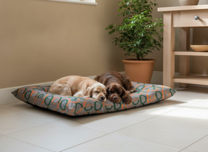 «Amistar Matelas pour animaux de compagnie de haute qualité 100x65 cm, lit universel classique en tissu Oxford pour chats de grande taille et chiens de taille moyenne» - Product Image 2