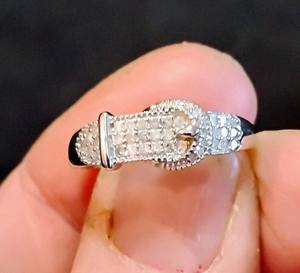 Hebilla de cinturón Original corte redondo Moissanite diamante encanto regalo anillo en plata 925 joyería fina para Cumpleaños amigos regalo - Product Image 1