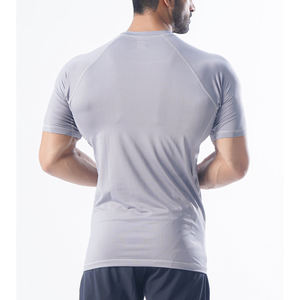 Chemise de compression personnalisée pour hommes vente en gros Chemise d'entraînement physique à séchage rapide pour hommes Chemise de compression pour spandex de course à pied pour hommes - Product Image 5