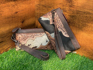 New Stylish Real Handmade Hair on Hide Tooled Fur Leather Wristlet Clutch Hot Selling Women Designed Hand Painted Zipper Pouches - Product Image 4