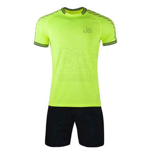 Uniforme de Fútbol de Manga Corta, Ligero y Transpirable, Diseño Personalizado de Última Generación del Fabricante, Ropa Deportiva Premium - Product Image 1