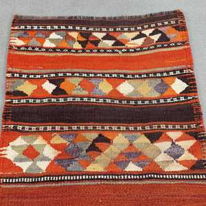 Alfombra turca vintage de 2.6x10.7 pies (79x327 cm), Kilim rojo marrón con lunares - Product Image 5