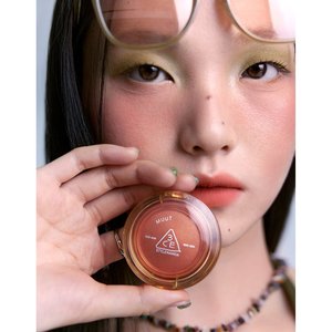 Per 3CE X MUUT Bouncy Blur balsamo un effetto rimbalzante e sfocato per il tuo Blush - Product Image 2