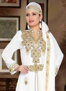 Caftan islamique georgette blanc brodé - Product Image 2