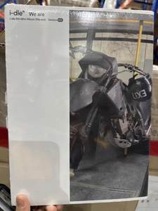Photocard authentique CD CUBE Ent. Album officiel scellé KPOP [We are] I-DLE 8ème mini album, marchandise en stock - Product Image 4