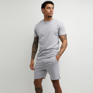Chándal de 2 piezas de verano personalizado para hombre, Camiseta 100% de algodón y pantalones cortos de malla, conjuntos gemelos con logotipo impreso transpirable, respetuosos con el medio ambiente - Product Image 4