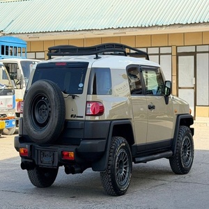 Toyota FJ Cruiser 2013 de Moda, 4x4, 4 Puertas, SUV, 5A - Product Image 3