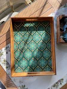 Plateau moderne en bois de noyer pouf avec poignées plateau de service pour la décoration de salon idée cadeau pour la maison - Product Image 5