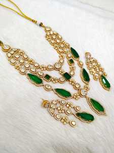 Ensemble de collier et boucles d'oreilles Mosenite exclusif Designer Look Antique Stone clouté de perles pour les tenues de mariage et de fête - Product Image 6