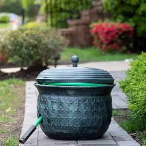 Pot à tuyaux en aluminium robuste avec finition sculptée à la main, design moderne et luxueux pour tuyaux de jardin lourds, rangement extérieur sans désordre - Product Image 4