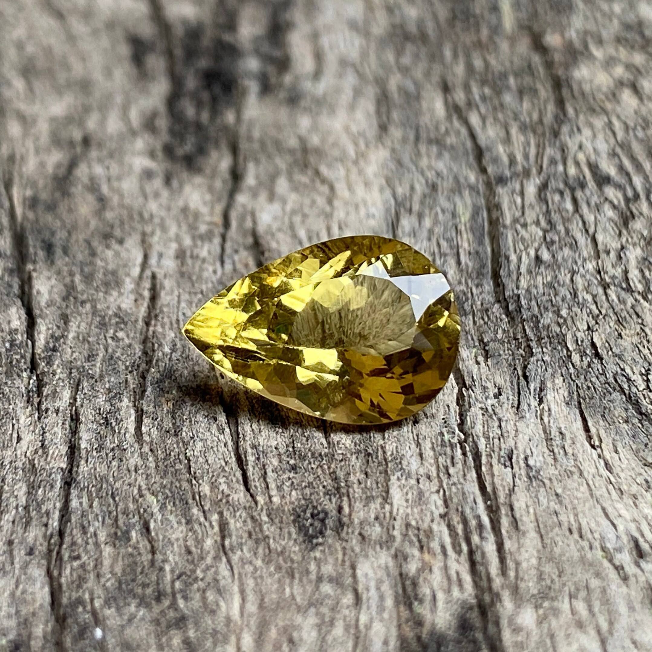 สีน้ำตาล