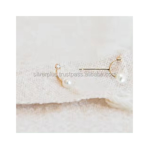 Hot Selling 14K Gold <b>Diamond</b> & <b>Pearl</b> Studs <b>Earring</b> for Women - Product Image 3