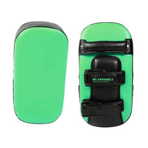 Matériaux de qualité supérieure et finition de surface lisse, protège-tibias avec sangles sécurisées et support d'entraînement stable. - Product Image 1