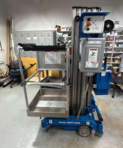 Elevador Vertical de Servicio Pesado G-e-n-i-e AWP-25S 2005 con Motor, Bomba, Caja de Cambios, Rodamientos y PLC, Garantía de 5+ Años - Product Image 5