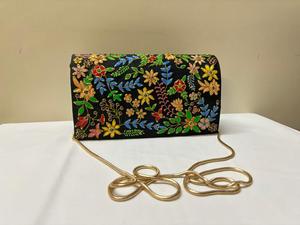 กระเป๋าราตรีสวยๆทำจากผ้าไหมสีดำมีลูกปัดไหมขนาด8x5นิ้วกระเป๋าคลัทช์ของผู้หญิง - Product Image 3