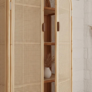 Armoire de rangement en cannage de bambou tissé à la main avec portes pour chambre à coucher ou salon - Product Image 3