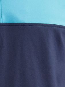 . Chemise quart de zip de golf toutes saisons conçue pour les joueurs qui veulent souplesse, style et confort dans un respirant - Product Image 2