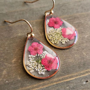 Pendientes de Resina de Diseño Personalizado |   Pendientes Largos Ligeros |   Joyería Contemporánea Hecha a Mano para Mujer - Product Image 1