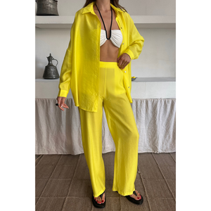 Conjunto de Camisa y Pantalones Amarillos para Mujer - Product Image 3