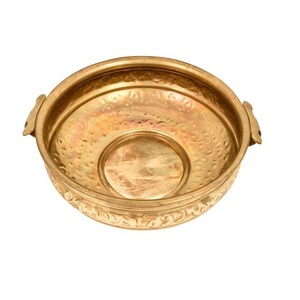 Urli en laiton de couleur or fait à la main avec des fleurs de forme ronde de qualité exclusive pour la décoration de mariage et de fête - Product Image 3