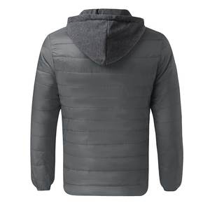Veste matelassée compacte pour la ville, manteau ultra léger et isolé pour un rangement facile et une protection contre le froid saisonnier - Product Image 4