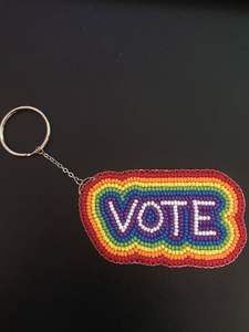 Porte-clés brodé à la mode de style classique avec perles traditionnelles - Product Image 2