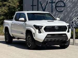 สภาพดีเยี่ยม ปี 2024 โตโยต้า ทาโคมา TRD สปอร์ต ดับเบิ้ลแค็บ ขับเคลื่อนล้อหลัง - Product Image 2