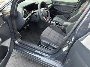 VOLKSWAGEN GTI 2023 USADO, EDICIÓN 40 ANIVERSARIO, VOLANTE A LA IZQUIERDA/DERECHA - Product Image 2