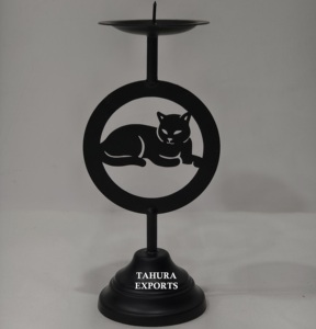 Candelabro de Hierro Negro Hecho a Mano 2026 con Superficie Lisa y Diseño Láser para un Encanto Rústico Acogedor en Interiores Cálidos e Invitadores - Product Image 4