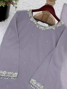 Ensemble Kurta élégant à embellissement mauve avec détails perlés et tenue de fête festive Dupatta pour femme Look ethnique glamour - Product Image 3