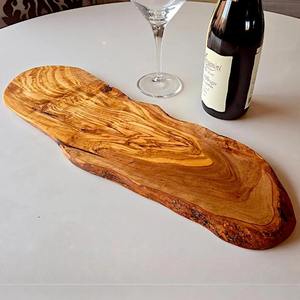 Planche à découper en bois brut faite à la main, parfaite pour la préparation en cuisine, la présentation sur table et les cadeaux, fabriquée à la main en Inde - Product Image 2