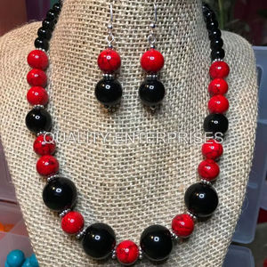 เครื่องประดับแฟชั่นใหม่ สร้อยคอเรซิ่นทรงสี่เหลี่ยมหรูหรา ลูกปัดหลากสี ใช้สำหรับงานหมั้น สีแดง ชุดลูกปัดแบบกำหนดเอง - Product Image 2