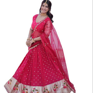 Tela de seda Dola en colores rojo y morado con diseño de secuencia y codificación, Lehenga Choli Dupatta de diseñador para bodas/fiestas/eventos. - Product Image 1