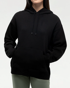 เสื้อฮู้ดดี้สีดำคุณภาพสูง เนื้อผ้านุ่ม ดีไซน์ทันสมัย สไตล์เหนือกาลเวลา ให้ความสบาย เหมาะสำหรับทุกโอกาส โดย Ako - Product Image 4