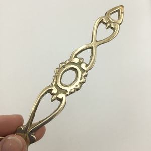 Ensemble de couverts en laiton de style vintage avec finition dorée, parfait pour les repas à la maison et les accessoires de vaisselle élégants - Product Image 4