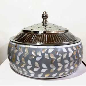 Casseroles en acier inoxydable nacré fabriquées à la main en métal durable pour un dîner élégant et une présentation des aliments élégante - Product Image 6