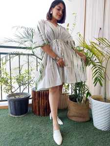 คาฟตันสั้นสั่งทำได้ครบชุดในผ้าฝ้าย100% มีให้เลือกหลายขนาดเช่นกันในดีไซน์ผสมสีเหลืองและสีขาว - Product Image 5