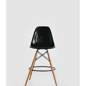 เสื้อยืดคอกลมทรงปกติ - Product Image 1