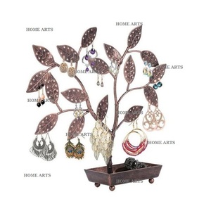 Présentoir de bijoux en acier de forme ronde au design attrayant présentoir de bijoux martelé de couleur argent de qualité supérieure - Product Image 4