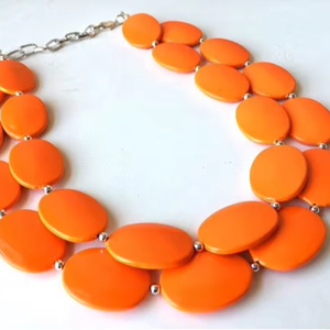 Collier en résine coloré fait main pour femmes et filles avec chaînes de perles, bijoux de mode classiques pour un usage quotidien et de fête - Product Image 1